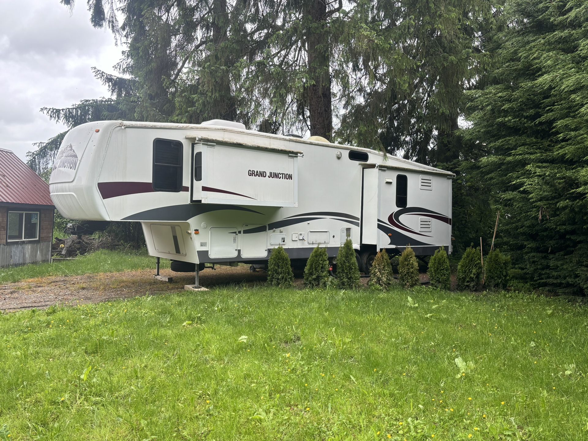 37ft Grand Junction 5th Wheel for Sale in Sedro-woolley, WA - OfferUp