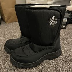 women’s snow boots size 9