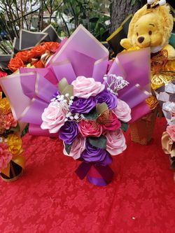 Ramo  Con Rosas Eternas