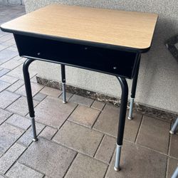 Student Metal  Desk 