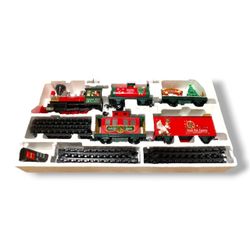 Eztec 33 Piece Christmas Train Set North Pole Express Lights Musical w/ Remote