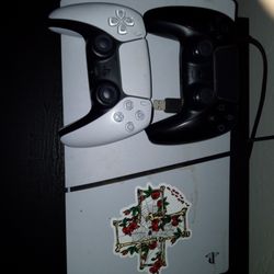 PS5 W/ 2 Controllers