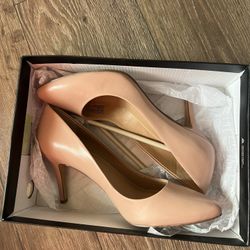 Women’s Low Heel pump 
