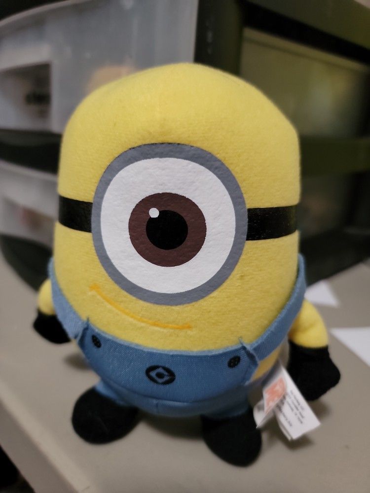 Despicable Me 2 Minion Stuart 6” Stuffed Plush Toy EUC