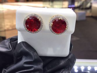 10k gold round ruby diamond earrings with screw back..💎💎💎