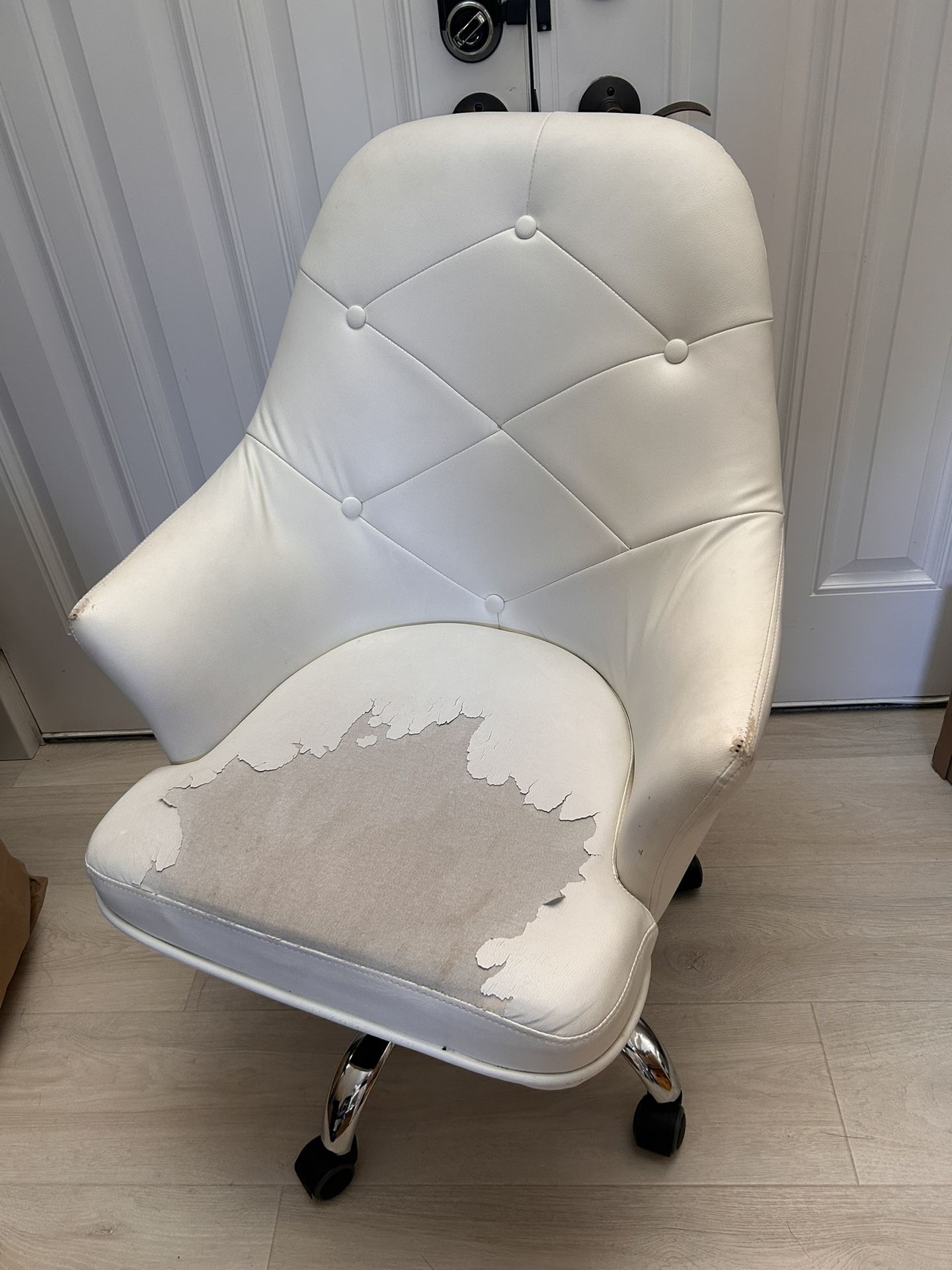 White Office/Vanity Chair