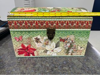 Christmas Decorative Storage Chest / Keepsake Box with Lid & Latch