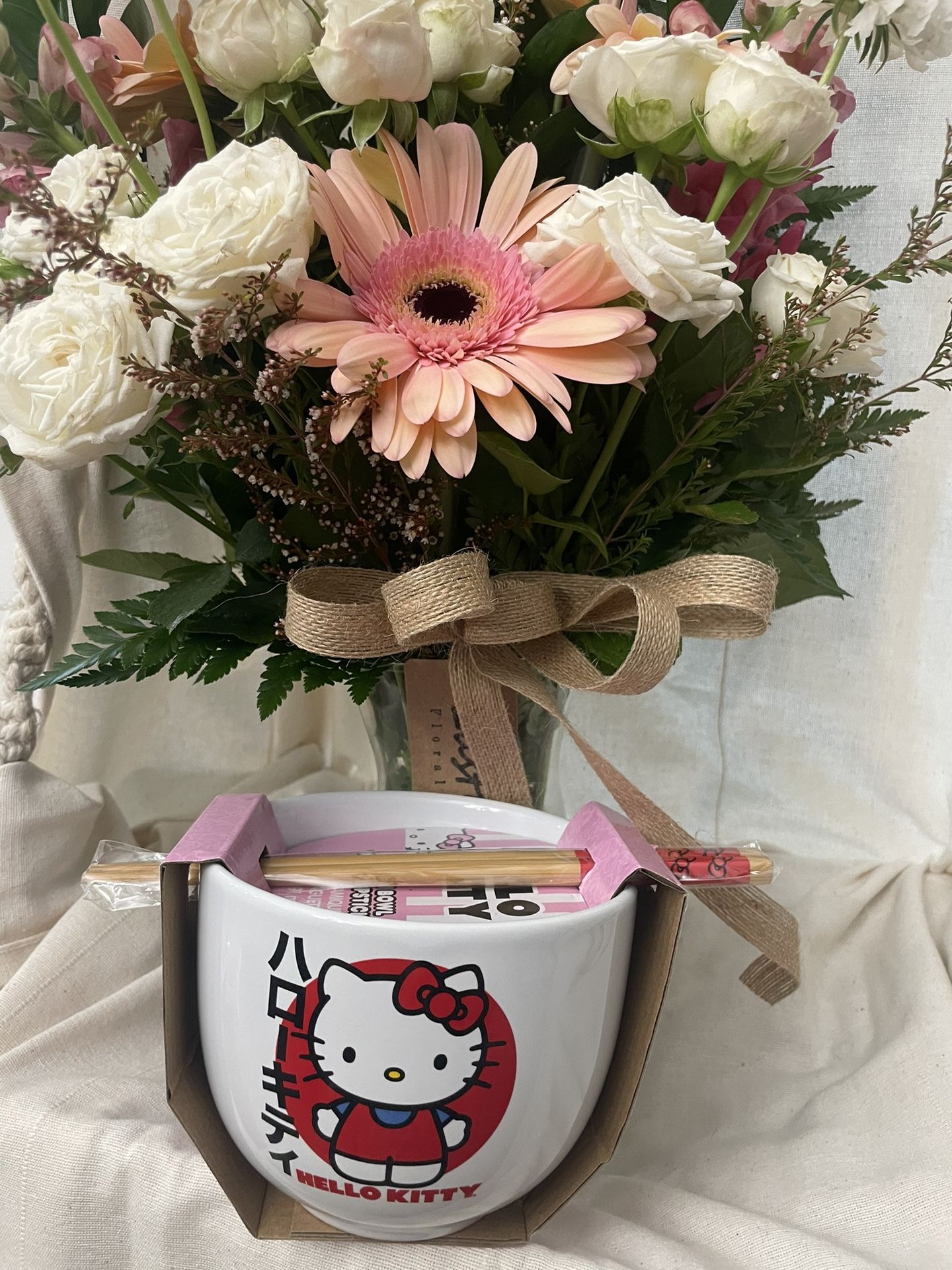 Hello Kitty Bowl With Chopsticks