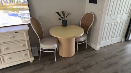 Round Dining Table with 2 Chairs