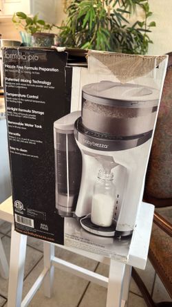 Baby brezza pro formula use one time in on original box with instructions