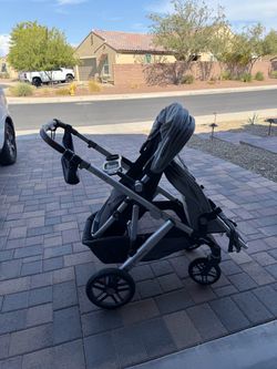 Uppababy vista v2 double stroller and bassinet