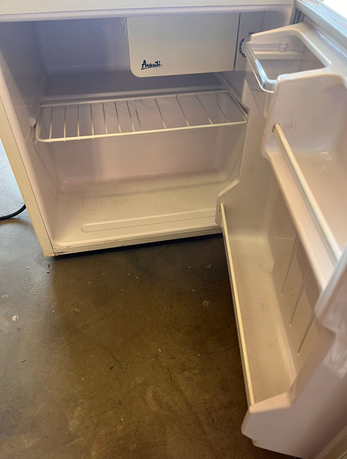 Avanti Mini Fridge