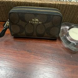 Small Coach wallet with 2 zippers 