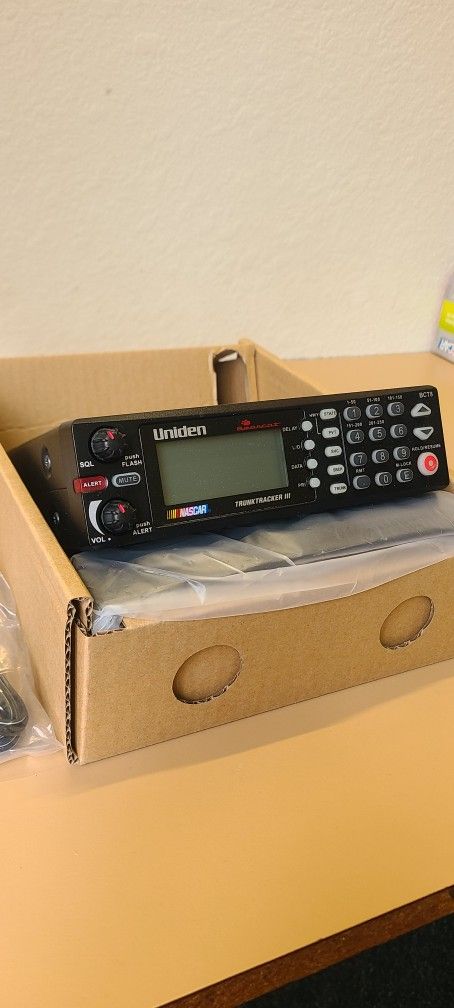 Uniden BCT8 Trunktracker Scanner