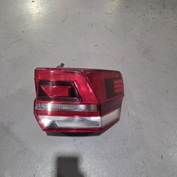 Volkswagen Atlas OEM Passenger Rear Light