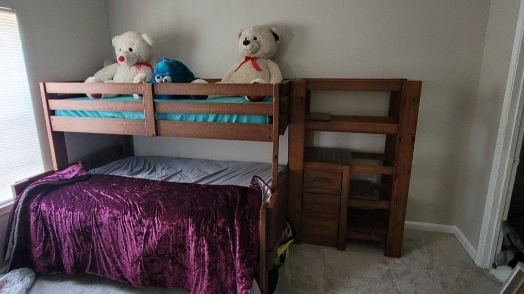 Bunk Bed and Dresser / Bedroom Set