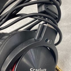 Scarlett headphones Solo 3 Comes With Focusrite Box And Scarlet Audio Mic And Cables Used #1011969-1