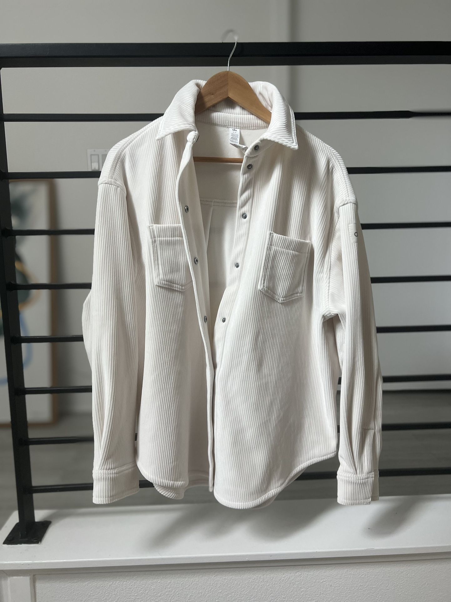 Alo Ribbed Velour Mountain Side Shacket / Overshirt for Sale