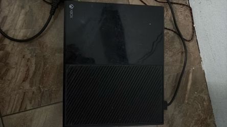 Xbox one comes with controller