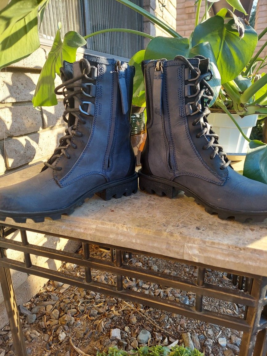 SOREL Boots!💜