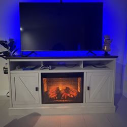 TV STAND nd TV