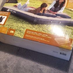 Ozark Trail Air Bed With Pump