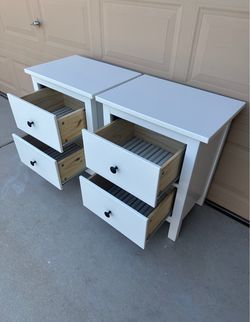 (2) Nght Stands