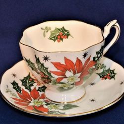 Vintage 1960s QUEEN ANNE Fine China England NOEL Set Footed Cup & Saucer #5418