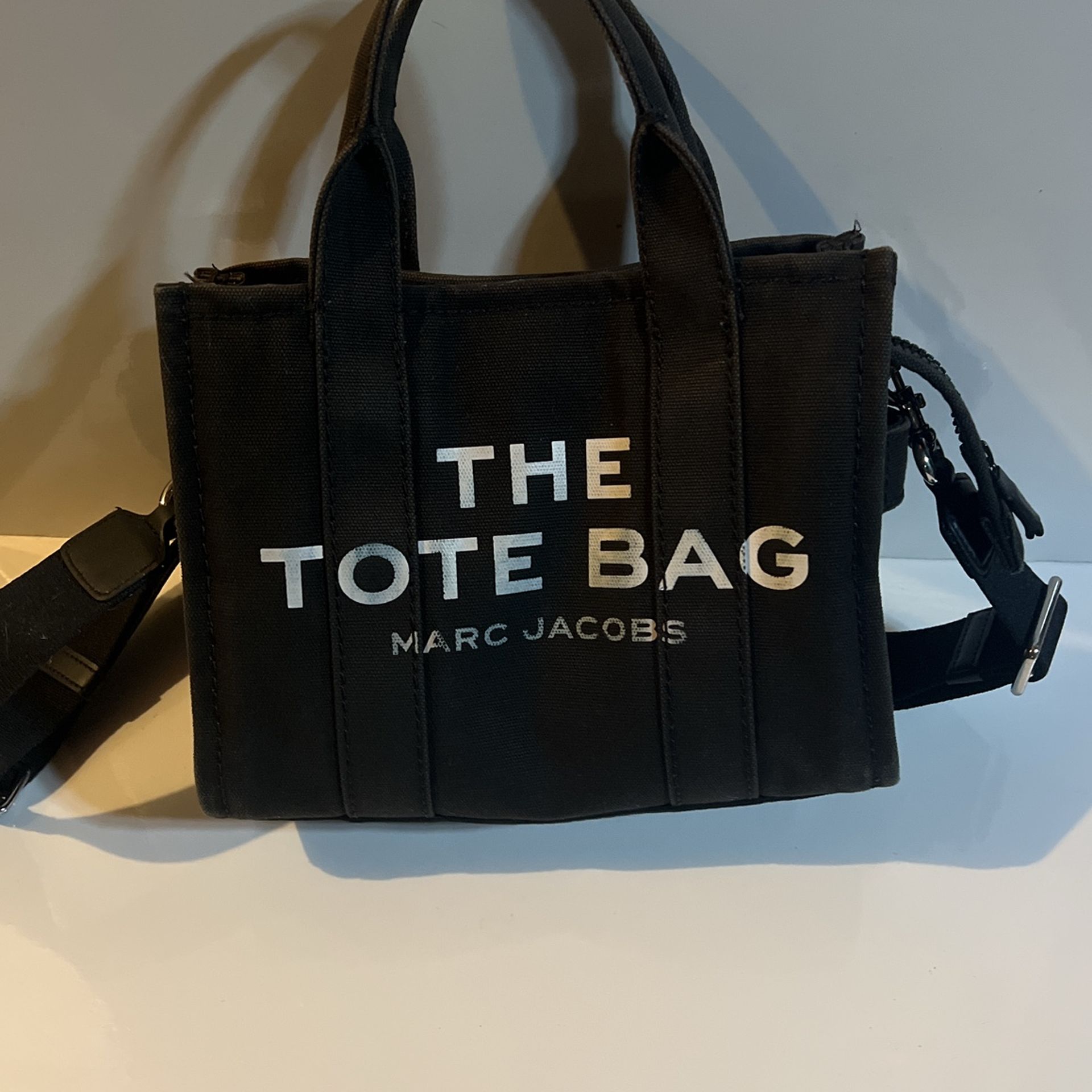 Mark Jacobs The Tote Bag Used But Good Condition. 60$ Obo