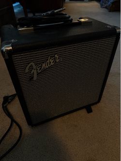 LIKE NEW- Fender Rumble 15 V3 Bass Guitar Amplifier