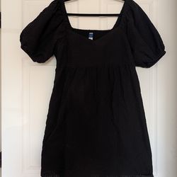 Black Short Dress with Puffy Sleeves (size M)
