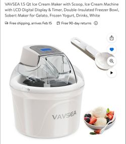 1.5 Quart .. Ice Cream Maker…with Scoop…. Nice ….😎😎😎