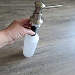 Moen Kitchen Sink Soap Dispenser - Excellent Condition 