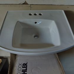 Bathroom 24" Pedestal Basin