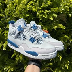 Jordan 4 Retro “Military Blue” 