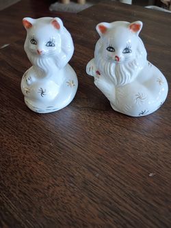 Vintage 2 white porcelain cats