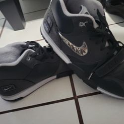 Man Nike Are Size 15