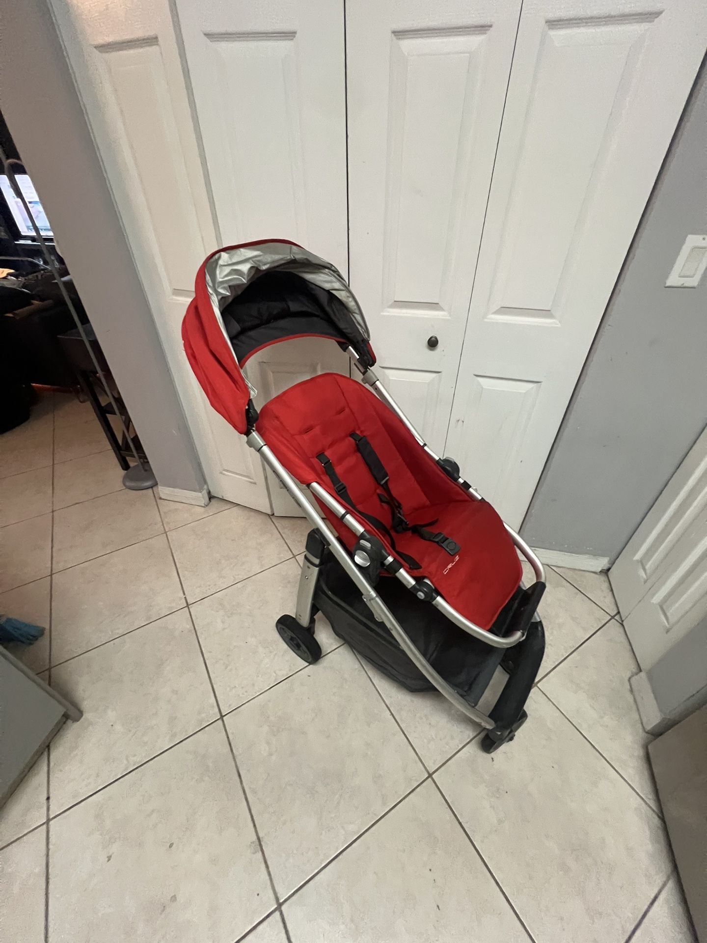Uppababy full-size stroller with a streamlined design