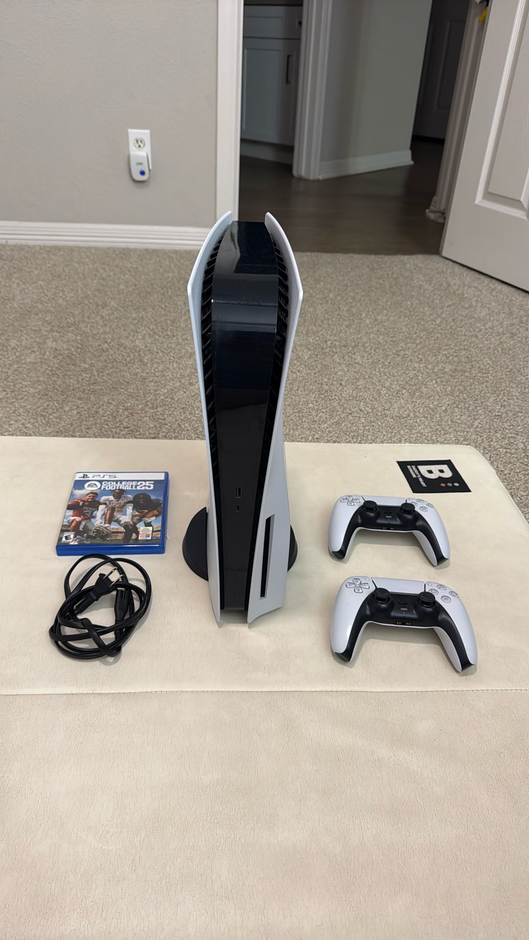 PS5 OG Disk With 2 Controllers