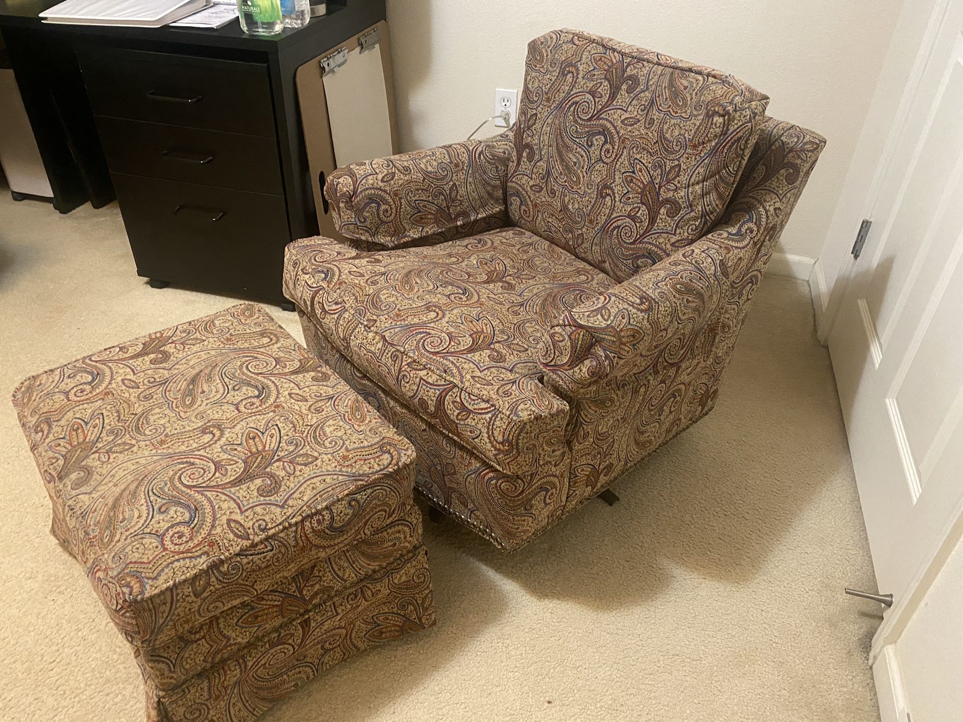 Ethan Allen Club Chair w/ Ottoman