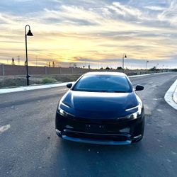 2026 Toyota Prius XLE Hybrid – Salvage Title – Excellent Condition
