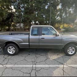 2000 Mazda B3000 pickup truck (great for work)