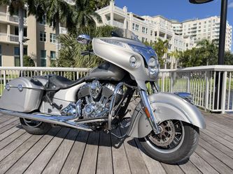 2016 Indian Chieftain 111 only 4900 miles perfect FINANCING