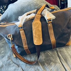 FH Wadsworth Tan Leather Duffle Navy Canvas 23” Weekender Bag with Shoulder Strap and handles