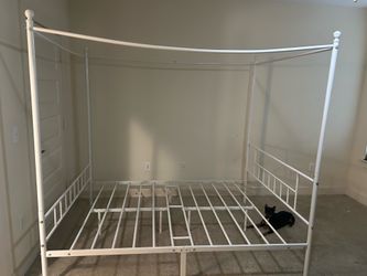 NEED GONE ASAP- White Metal Canopy Bed Frame – QUEEN SIZE – Great Condition