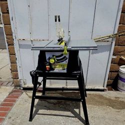 CRAFTSMAN TABLE SAW WITH STAND 
Heavy Duty. 
IN GOOD WORKING CONDITION