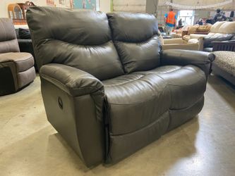 LA-Z-BOY Carbon Pebbled Leather Dual Recline Loveseat
