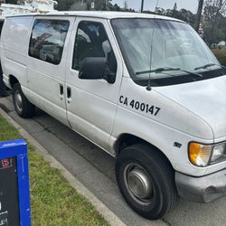 2000 Ford E-350