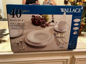 Wallace GOLD PLUME 40 Piece Set FOUR SETTINGS OF CHINA AND SILVERWARE New in Box
