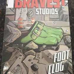 Bravest Studios *Exclusive Hulk Foot Clog Slides Size 12
